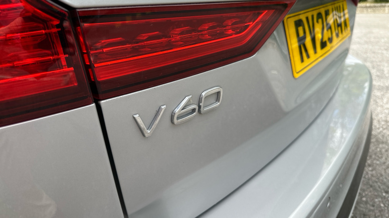 Volvo V60 2.0 B4P Ultra Dark 5dr Auto Petrol Estate